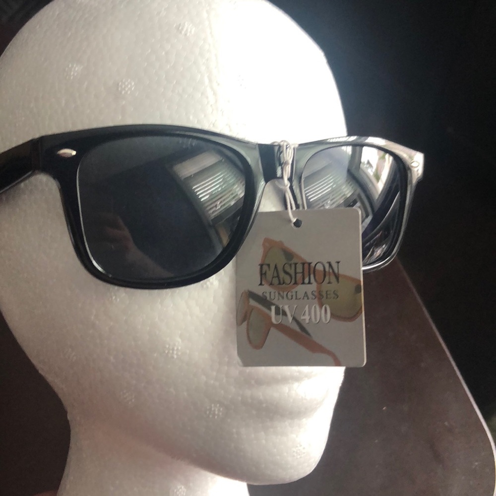 BNWT Black Sunglasses